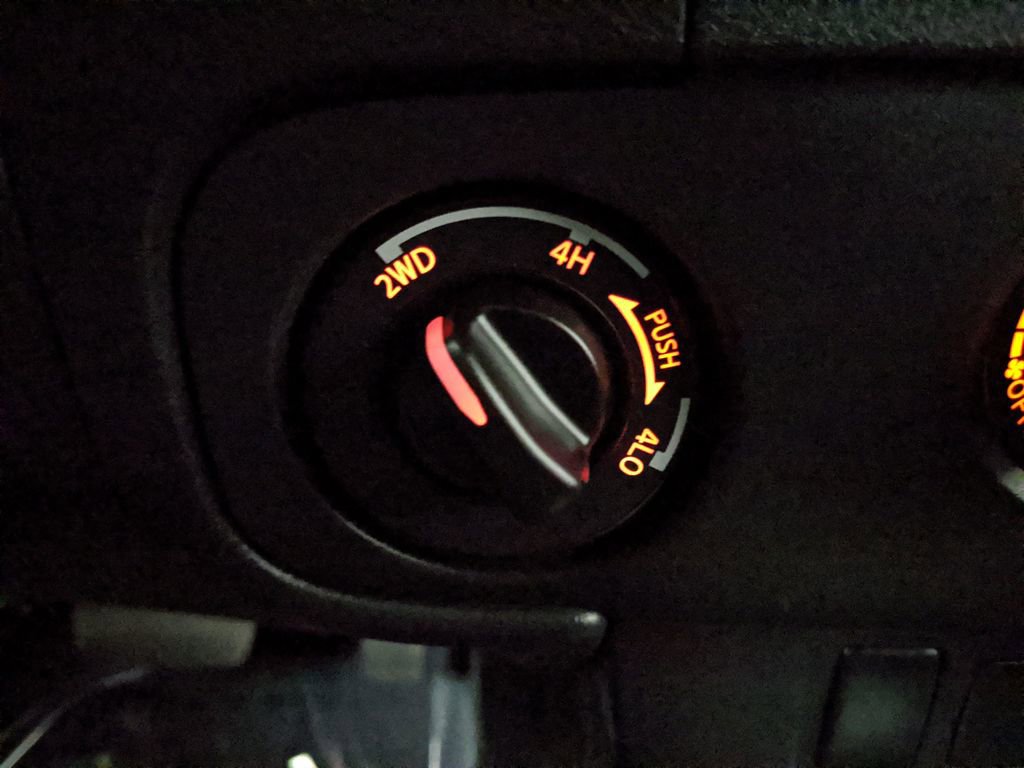 Used 2025 Nissan Frontier SV image 11