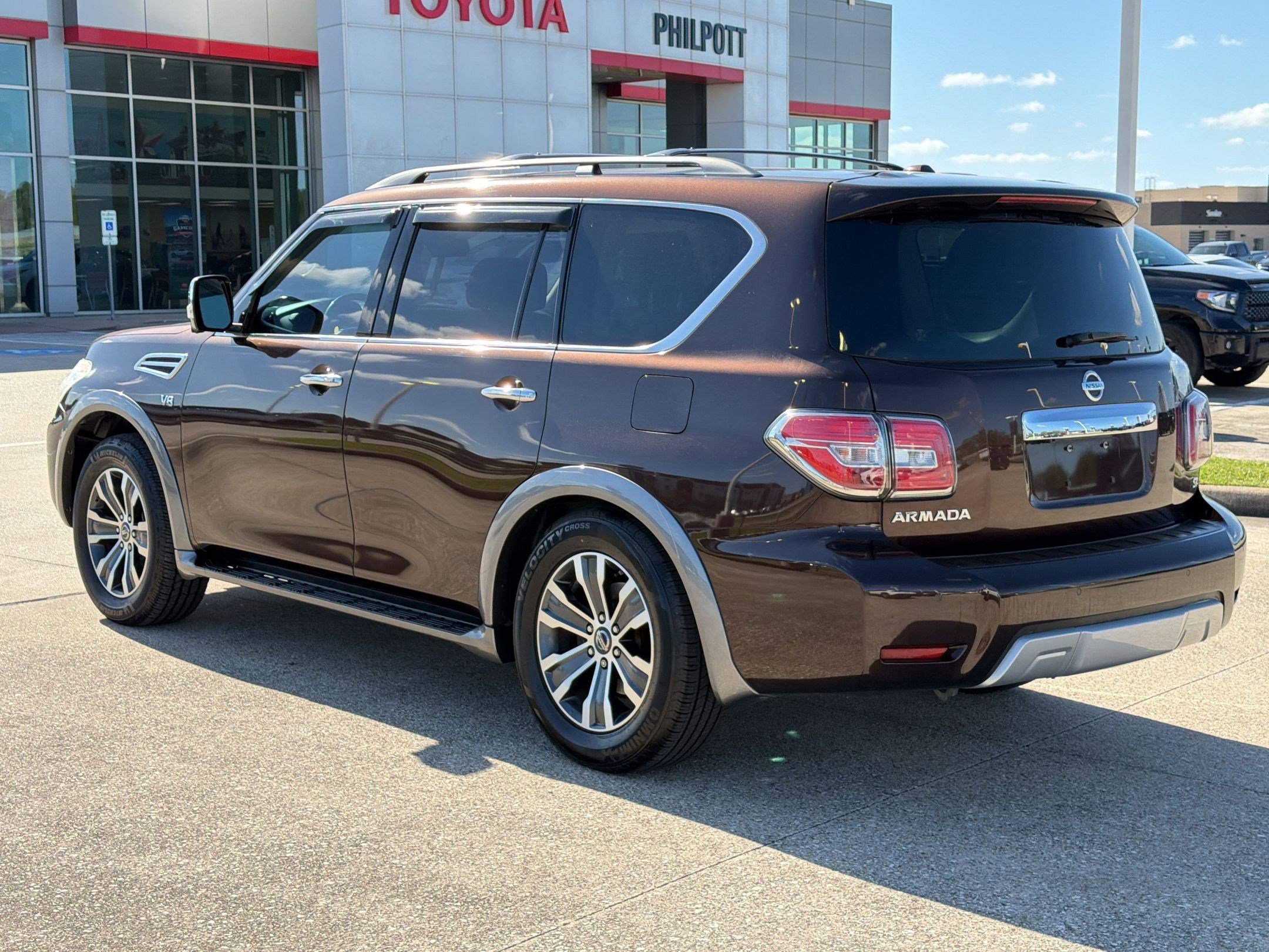 Used 2017 Nissan Armada SL w/ Technology Package image 3