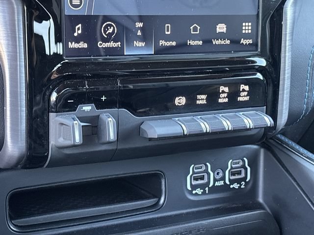 Used 2024 RAM 2500 Rebel w/ Towing Technology Group AWD/4WD image 16