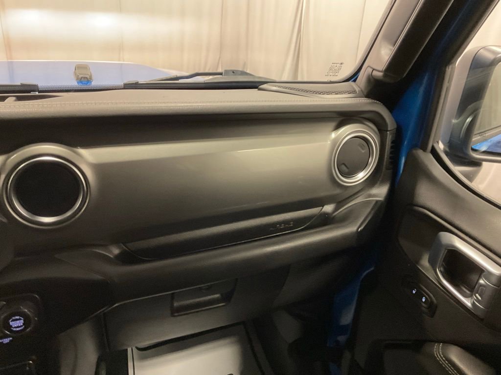 Used 2021 Jeep Gladiator Overland w/ Cold Weather Group image 23