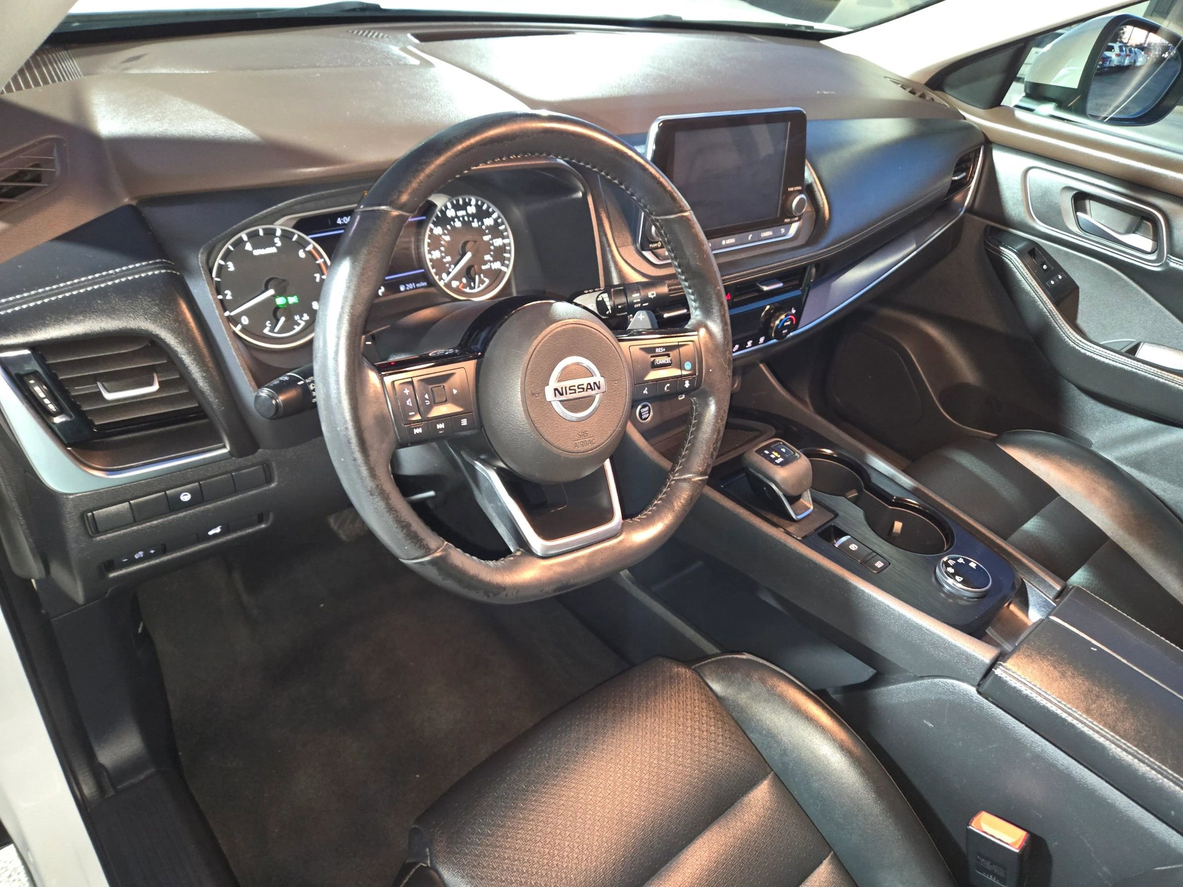 Used 2021 Nissan Rogue SV w/ Premium Package image 33