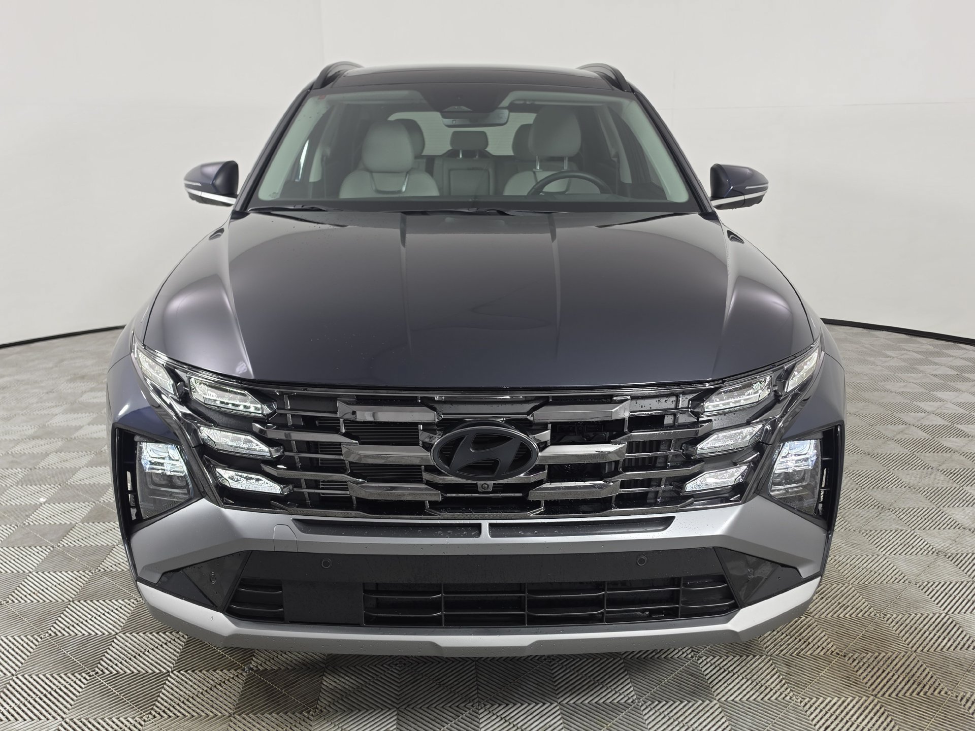 Used 2025 Hyundai Tucson Limited AWD/4WD image 36