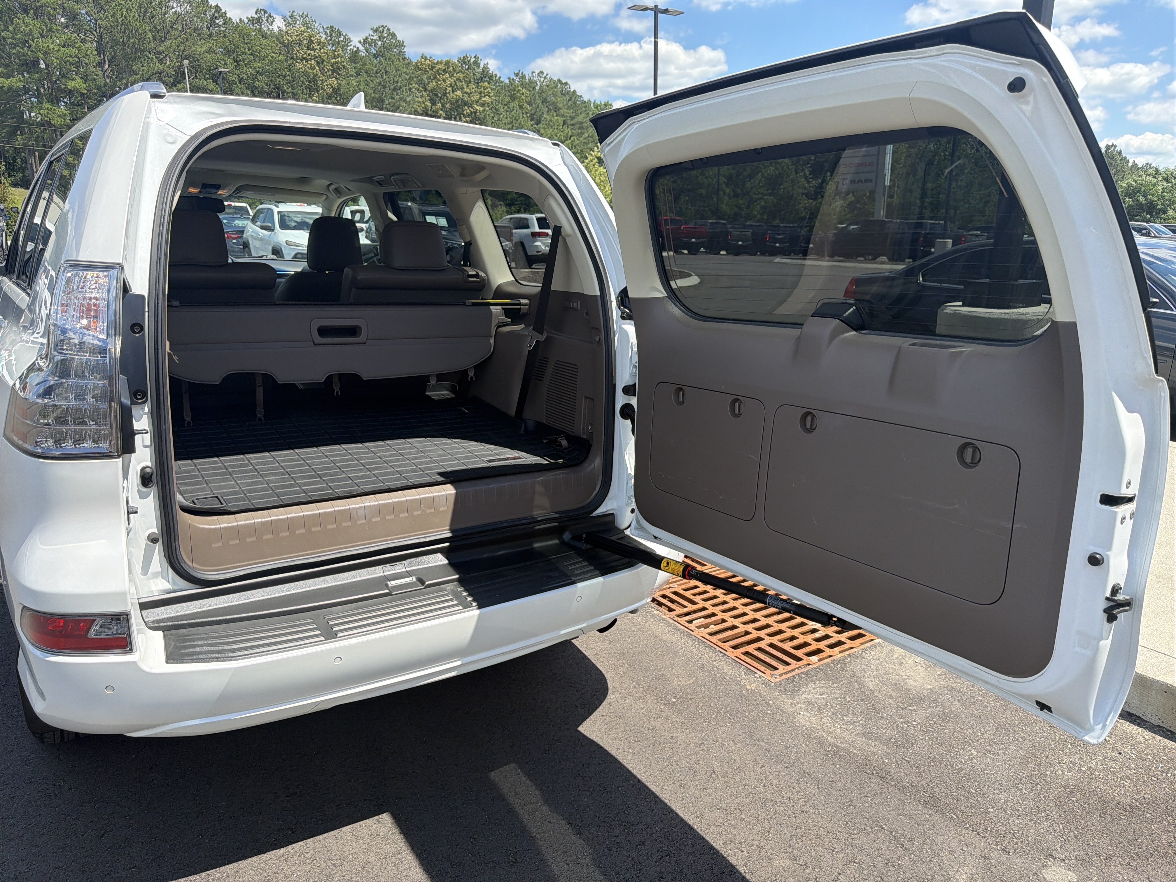 Used 2018 Lexus GX 460 Premium AWD/4WD image 21