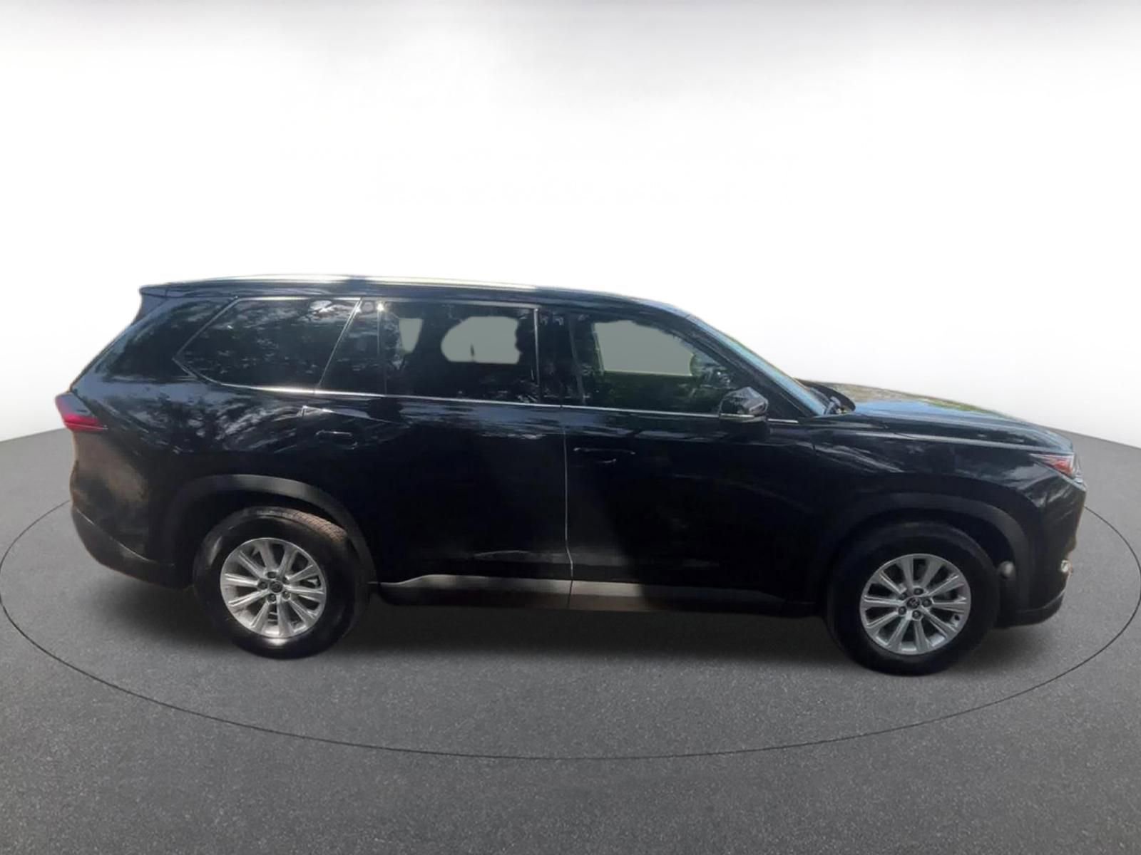 Used 2025 Toyota Grand Highlander FWD image 16