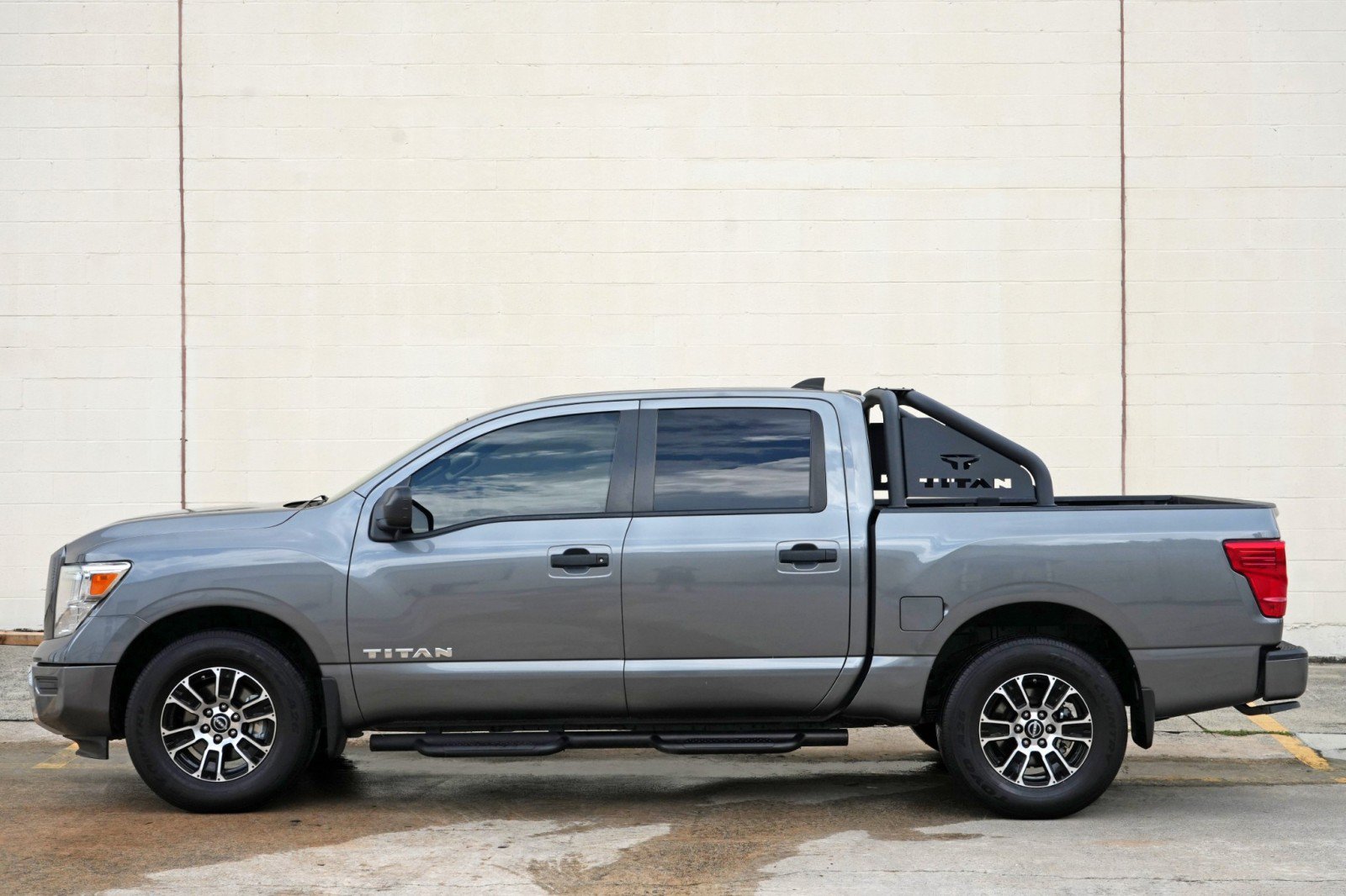 Used 2023 Nissan Titan SV w/ Accessory Utility Package RWD image 39