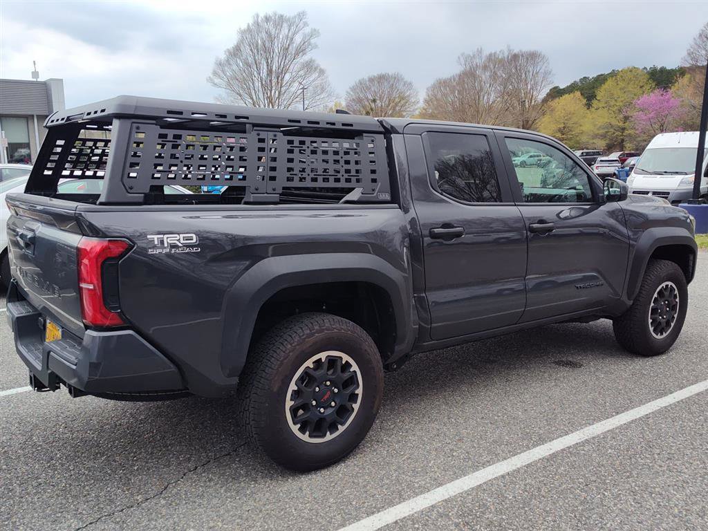 Used 2024 Toyota Tacoma TRD Off-Road image 9