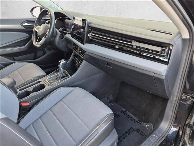 Used 2025 Volkswagen Jetta SE FWD image 27