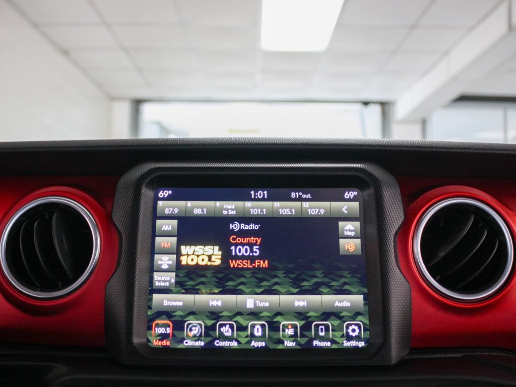 Used 2020 Jeep Gladiator Rubicon AWD/4WD image 17