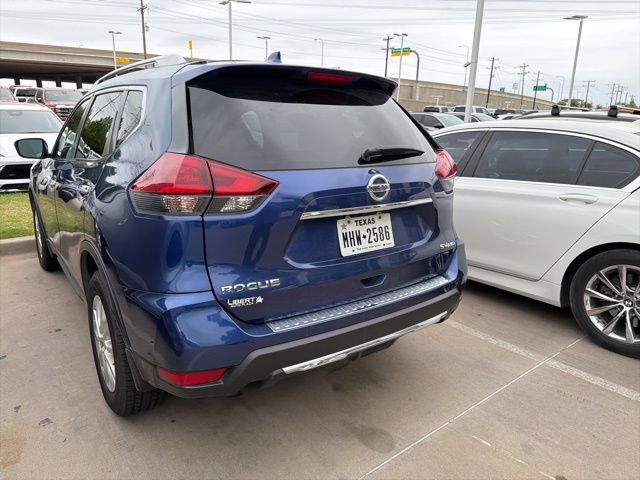 Used 2018 Nissan Rogue SV image 4