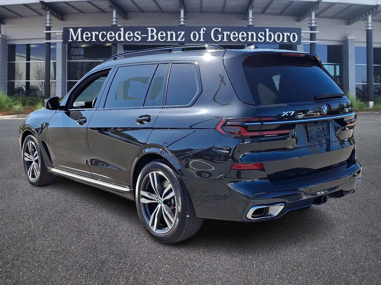 Used 2025 BMW X7 xDrive40i w/ Executive Package AWD/4WD image 6