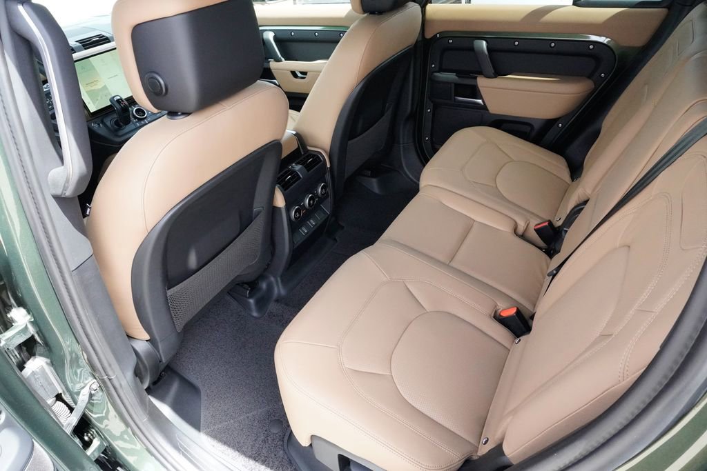 New 2026 Land Rover Defender 130 X-Dynamic SE image 29