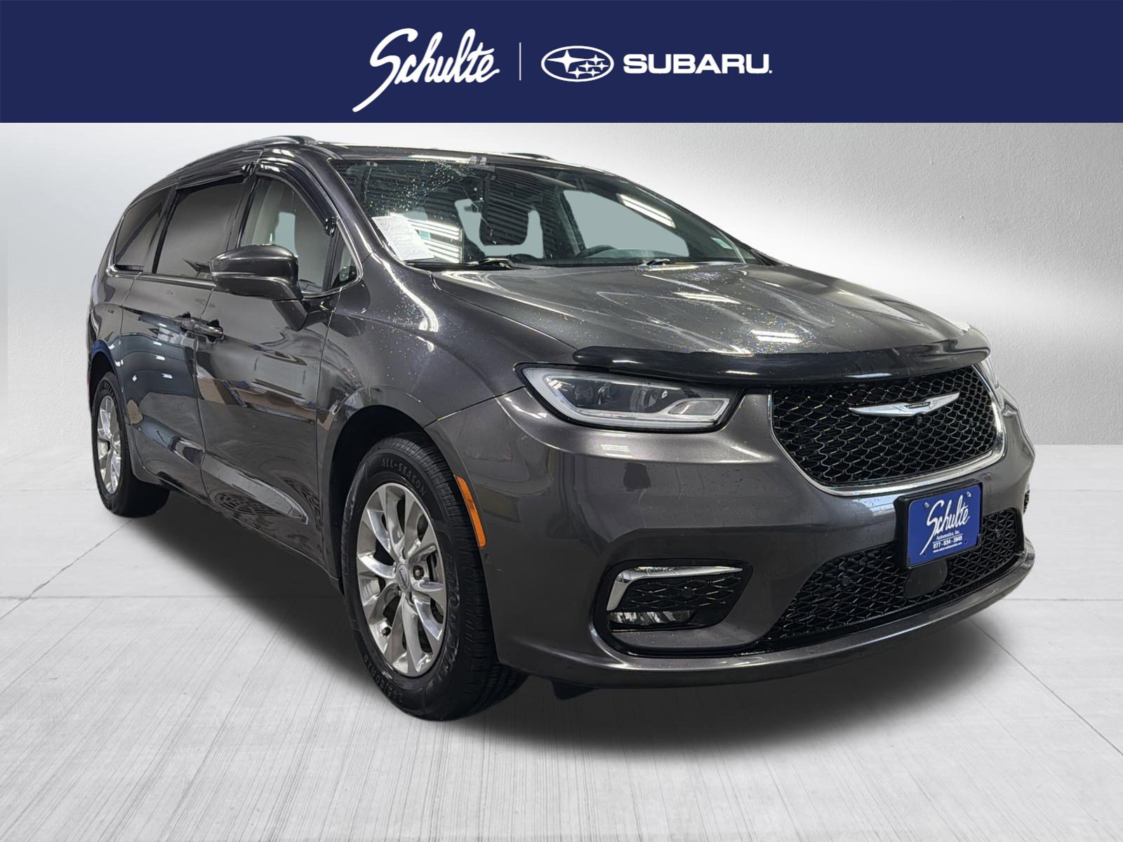 Used 2022 Chrysler Pacifica Touring-L w/ Uconnect Theater Family Group image 1