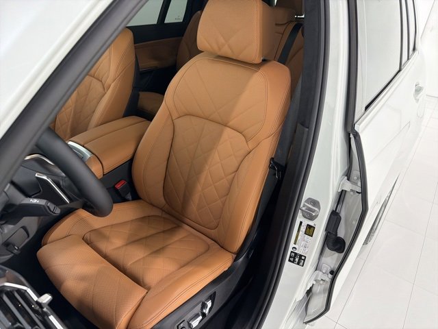 Certified 2024 BMW X7 xDrive40i image 13
