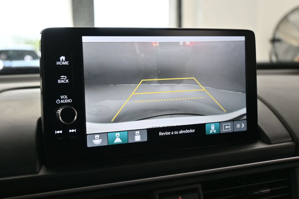 Used 2025 Honda Pilot Touring image 18