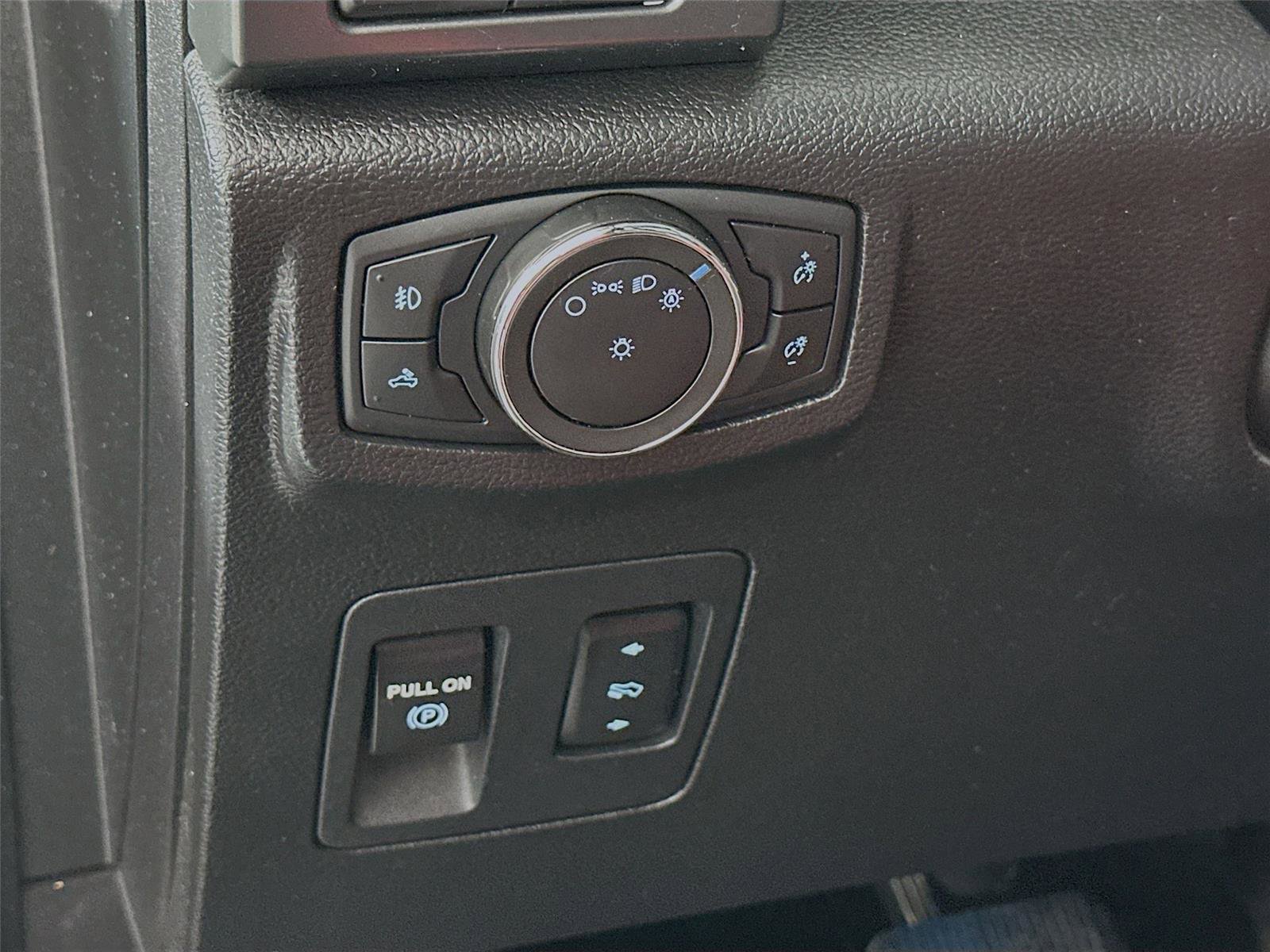 Used 2018 Ford F150 Lariat w/ Equipment Group 502A Luxury AWD/4WD image 14