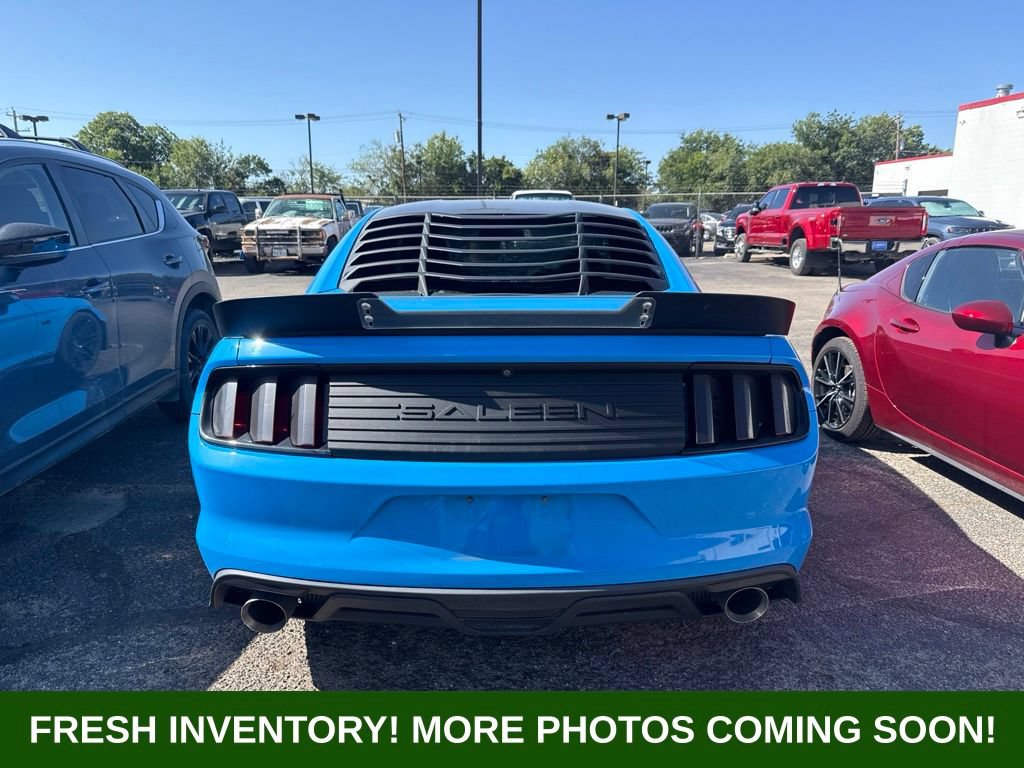 Used 2017 Ford Mustang GT RWD image 3