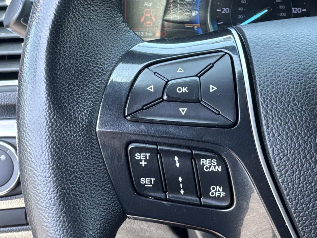 Used 2018 Ford Explorer Limited w/ Equipment Group 301A FWD image 8