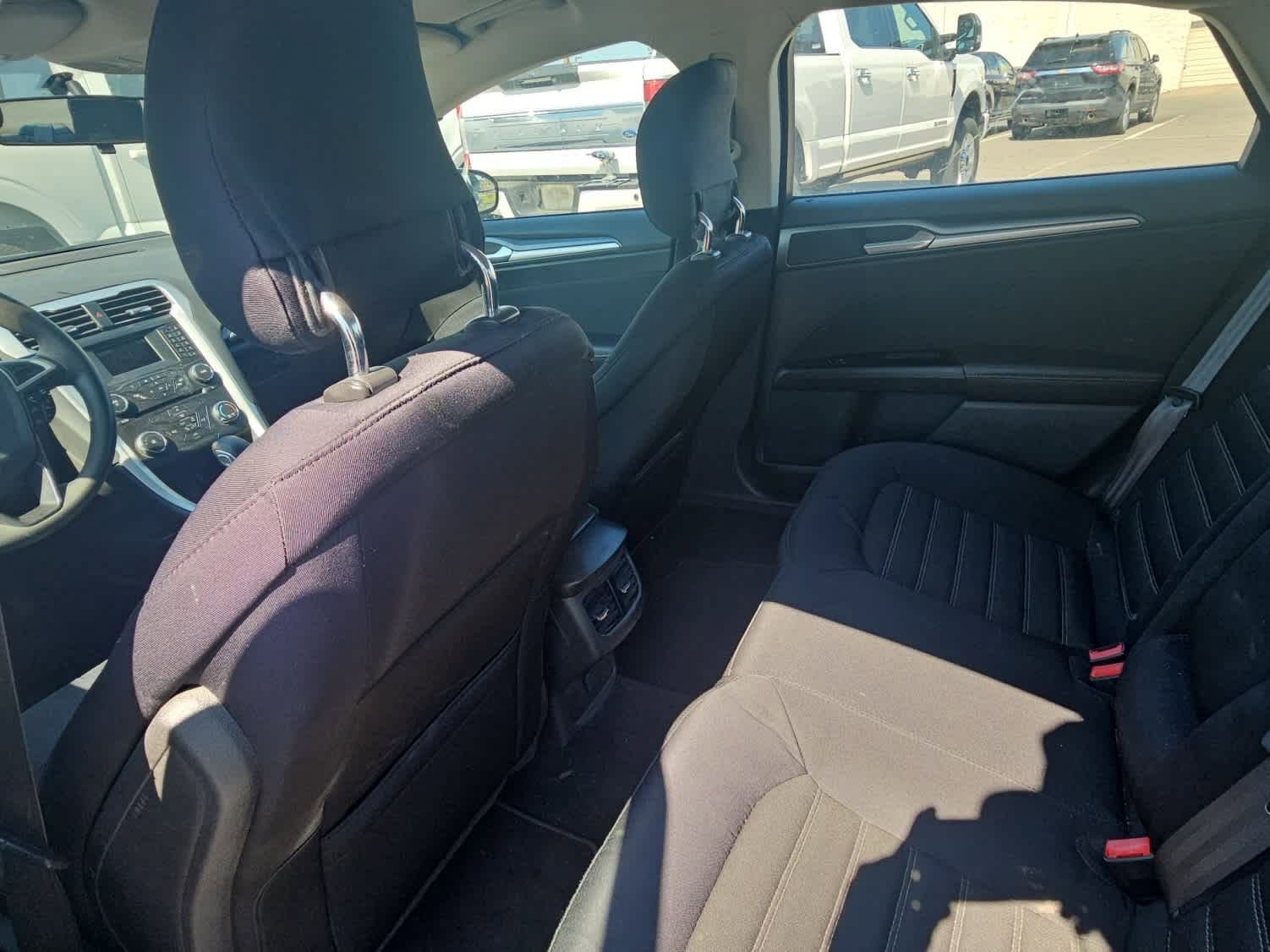 Used 2014 Ford Fusion SE FWD image 11