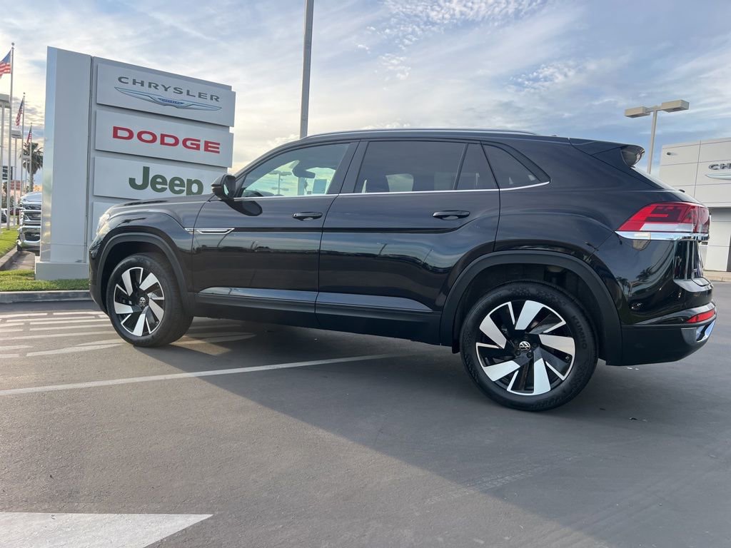 Used 2025 Volkswagen Atlas Cross Sport SE image 14