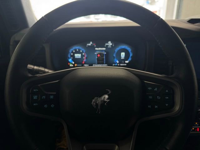 Used 2025 Ford Bronco Badlands image 27
