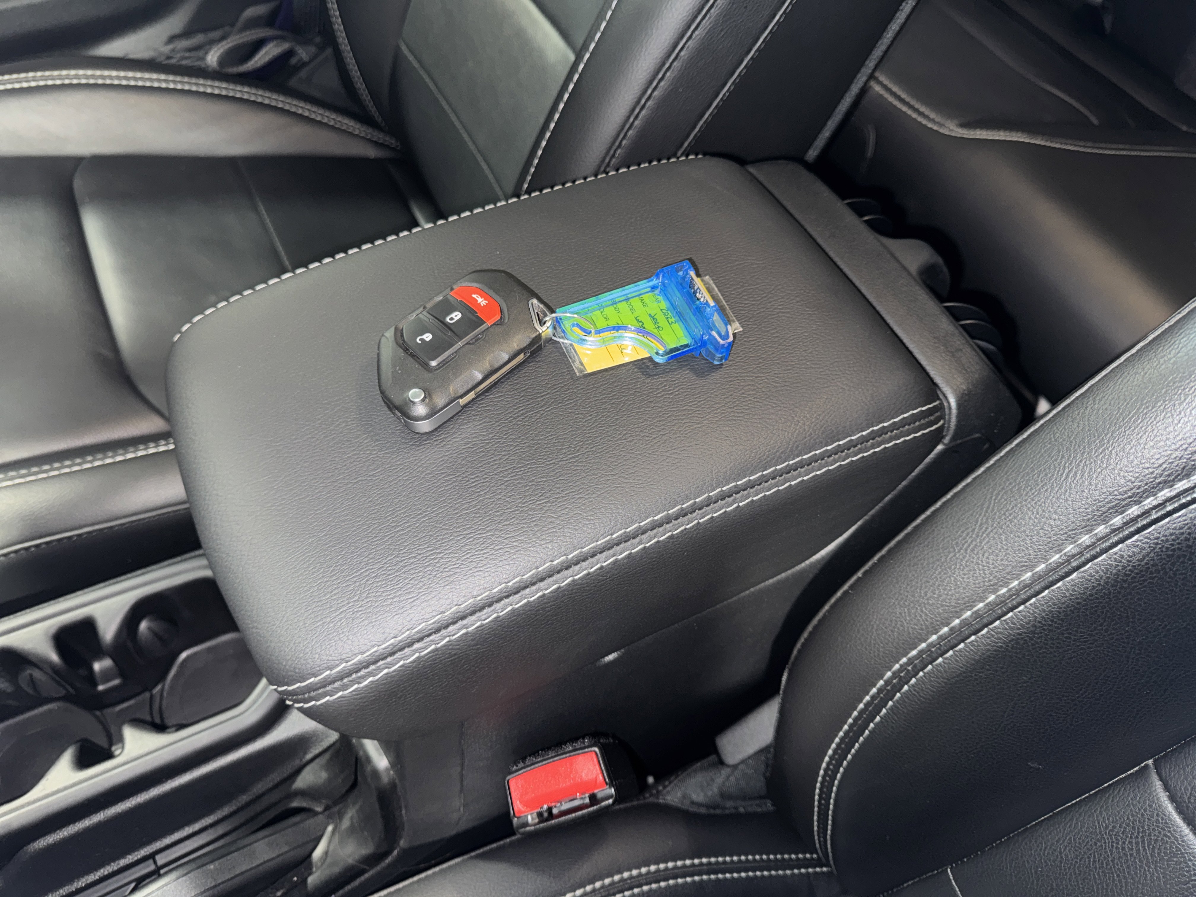 Used 2023 Jeep Wrangler Sahara image 29