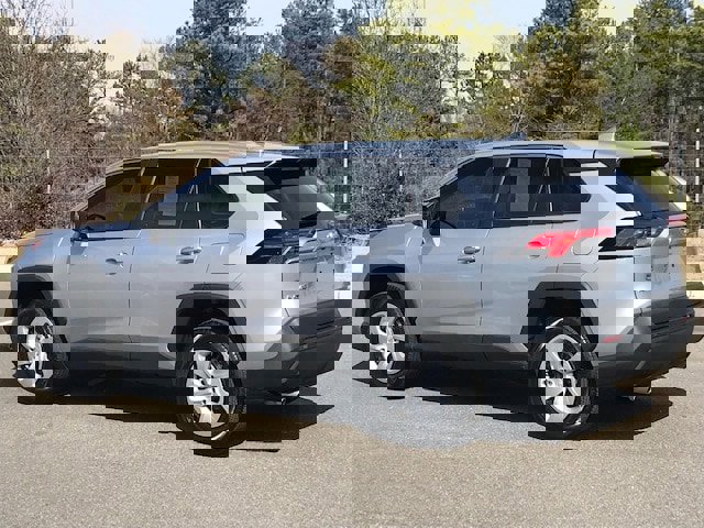 Used 2023 Toyota RAV4 LE image 4