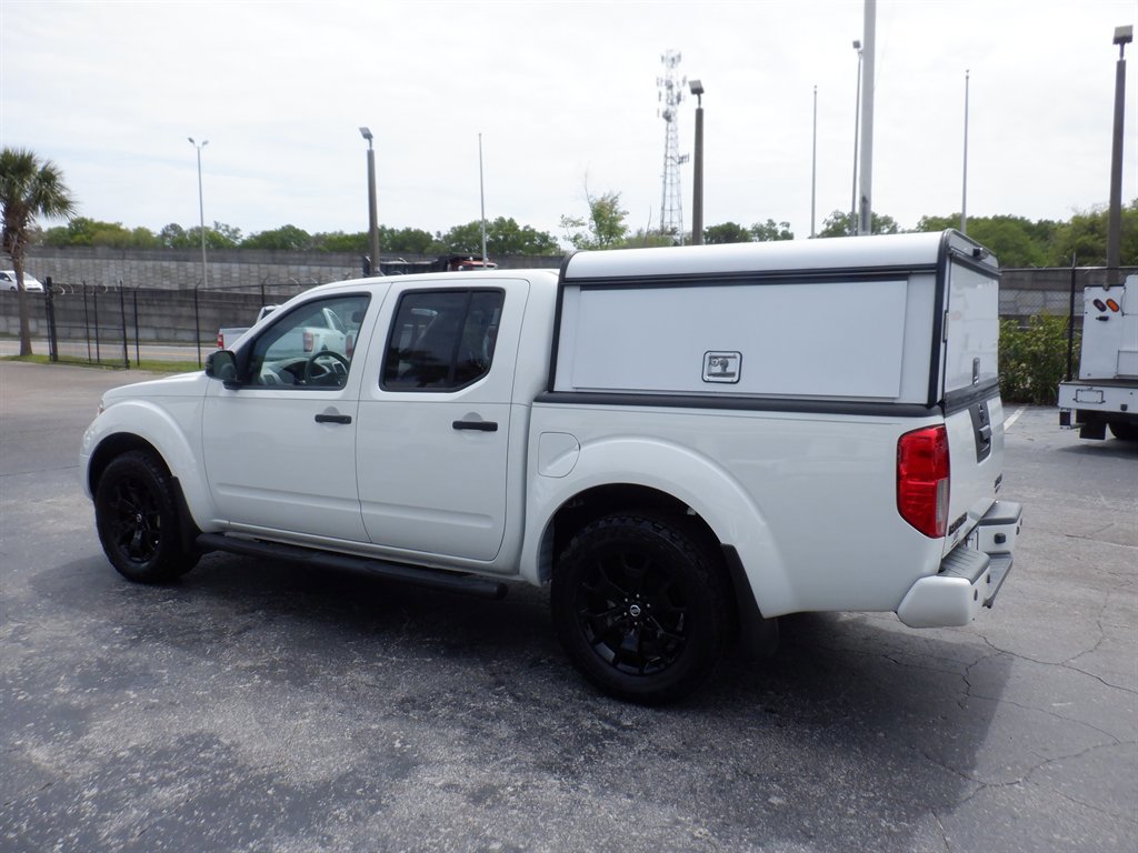 Used 2021 Nissan Frontier SV w/ Midnight Edition Floor Mats image 3