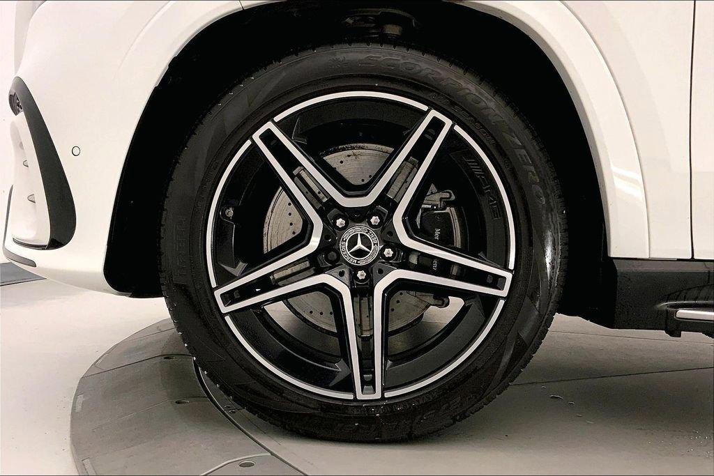 Used 2024 Mercedes-Benz GLS 450 4MATIC image 8