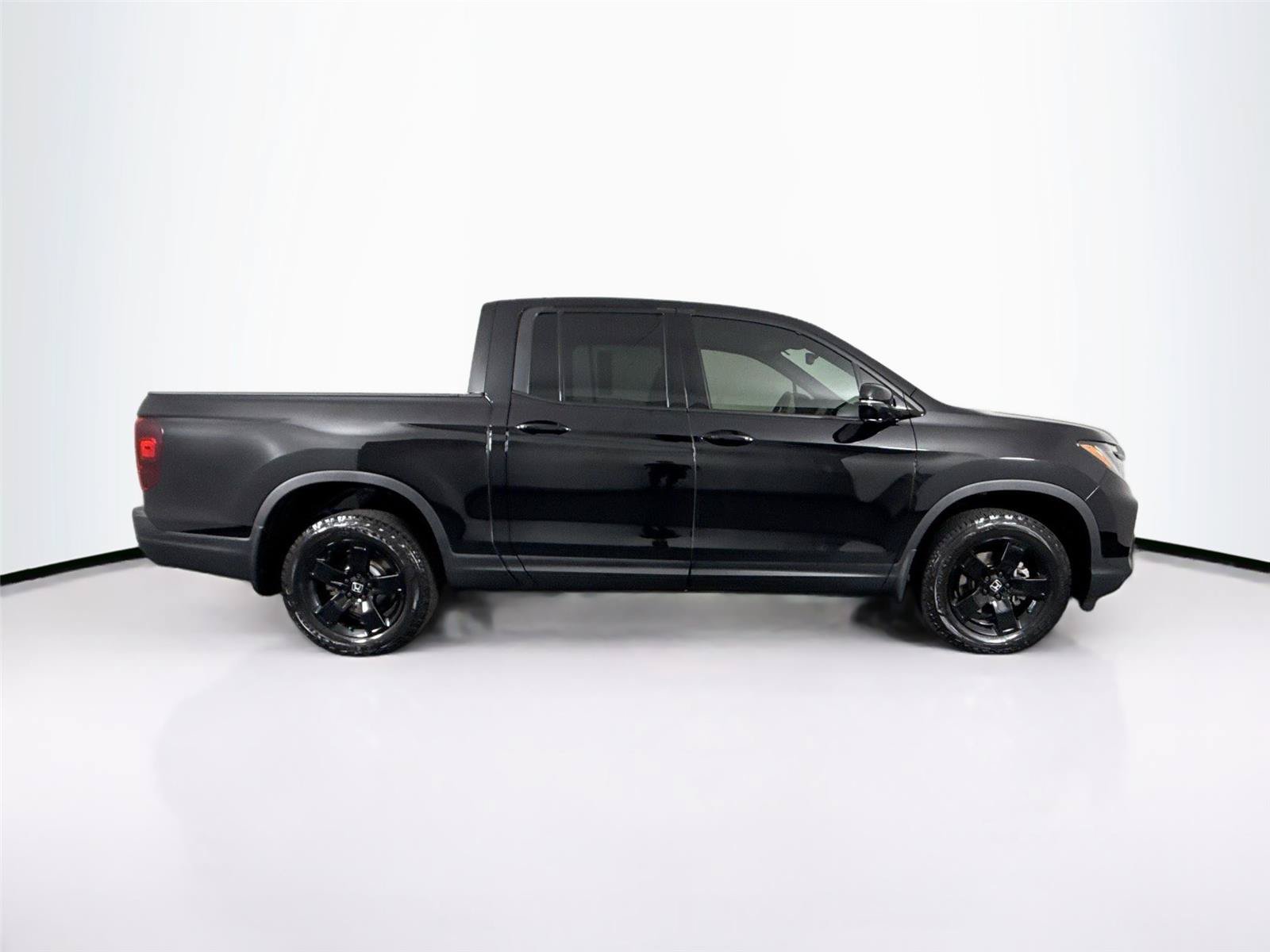 Used 2025 Honda Ridgeline Black Edition image 11