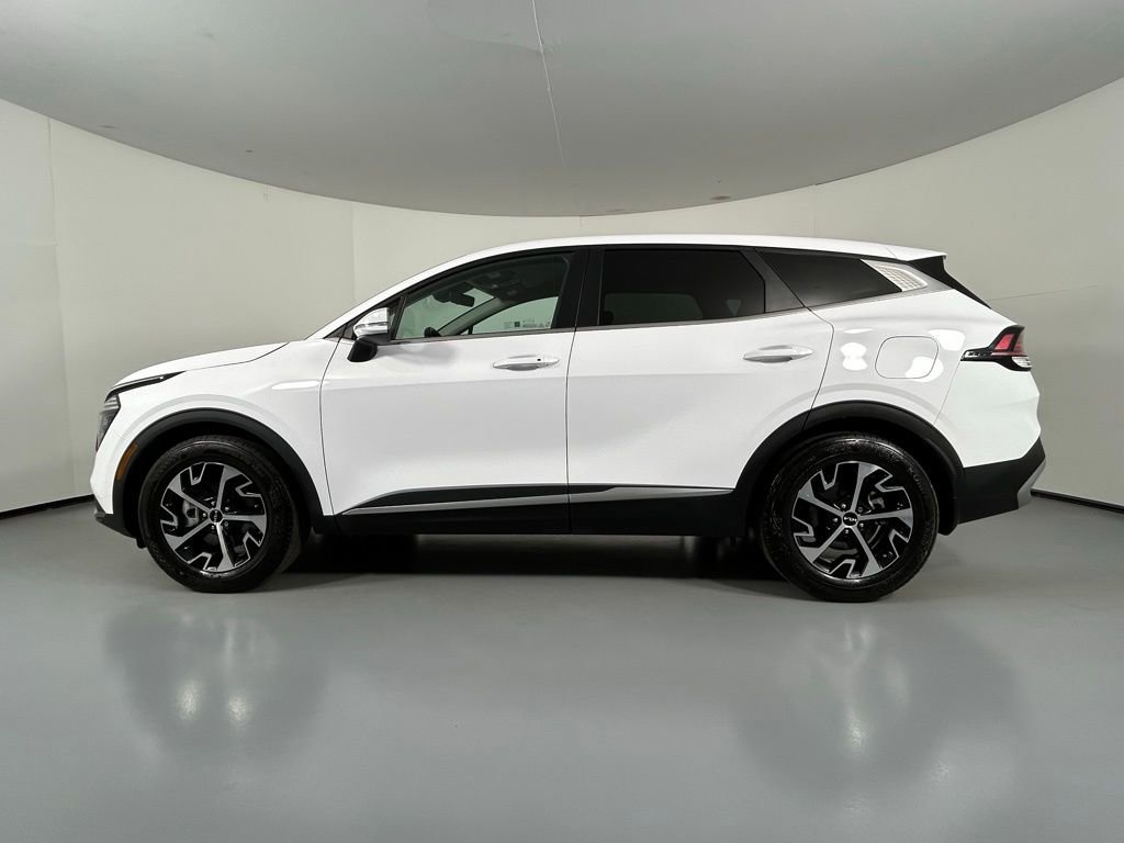 Used 2024 Kia Sportage EX image 4
