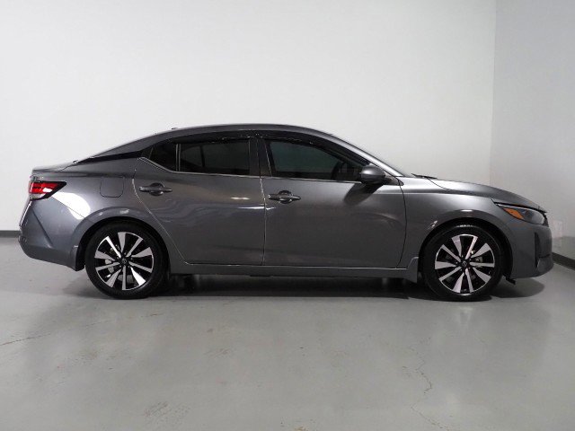 Used 2024 Nissan Sentra SV w/ SV Premium Package image 5