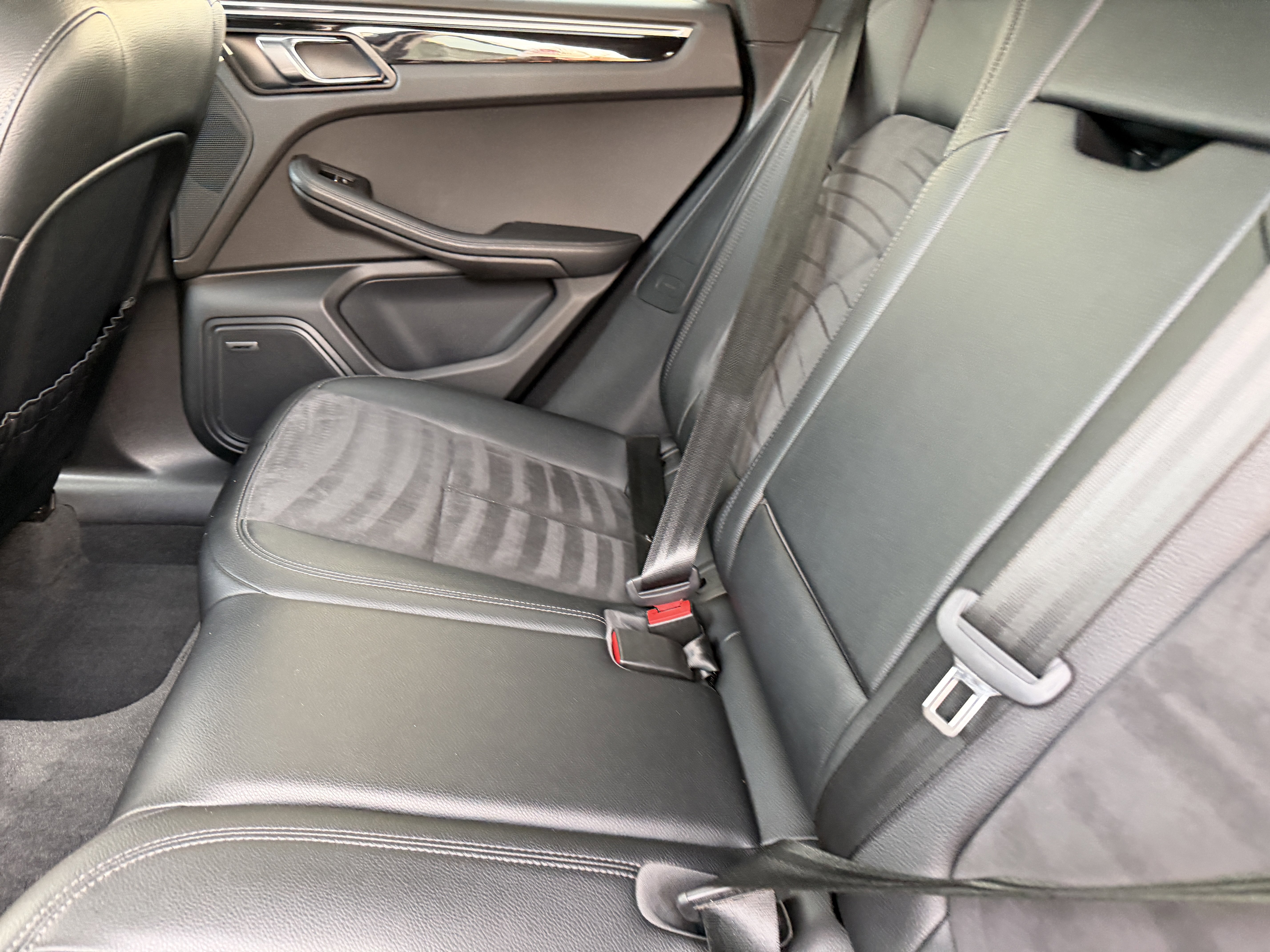 Certified 2017 Porsche Macan S image 21