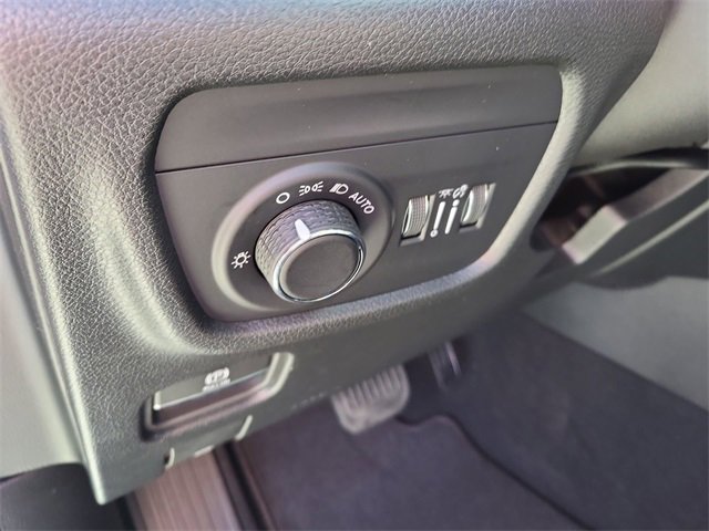 New 2025 Jeep Grand Cherokee L Laredo image 14