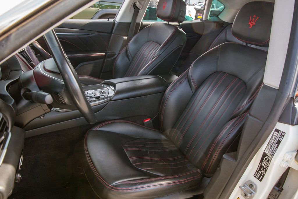 Used 2021 Maserati Levante GranLusso image 13