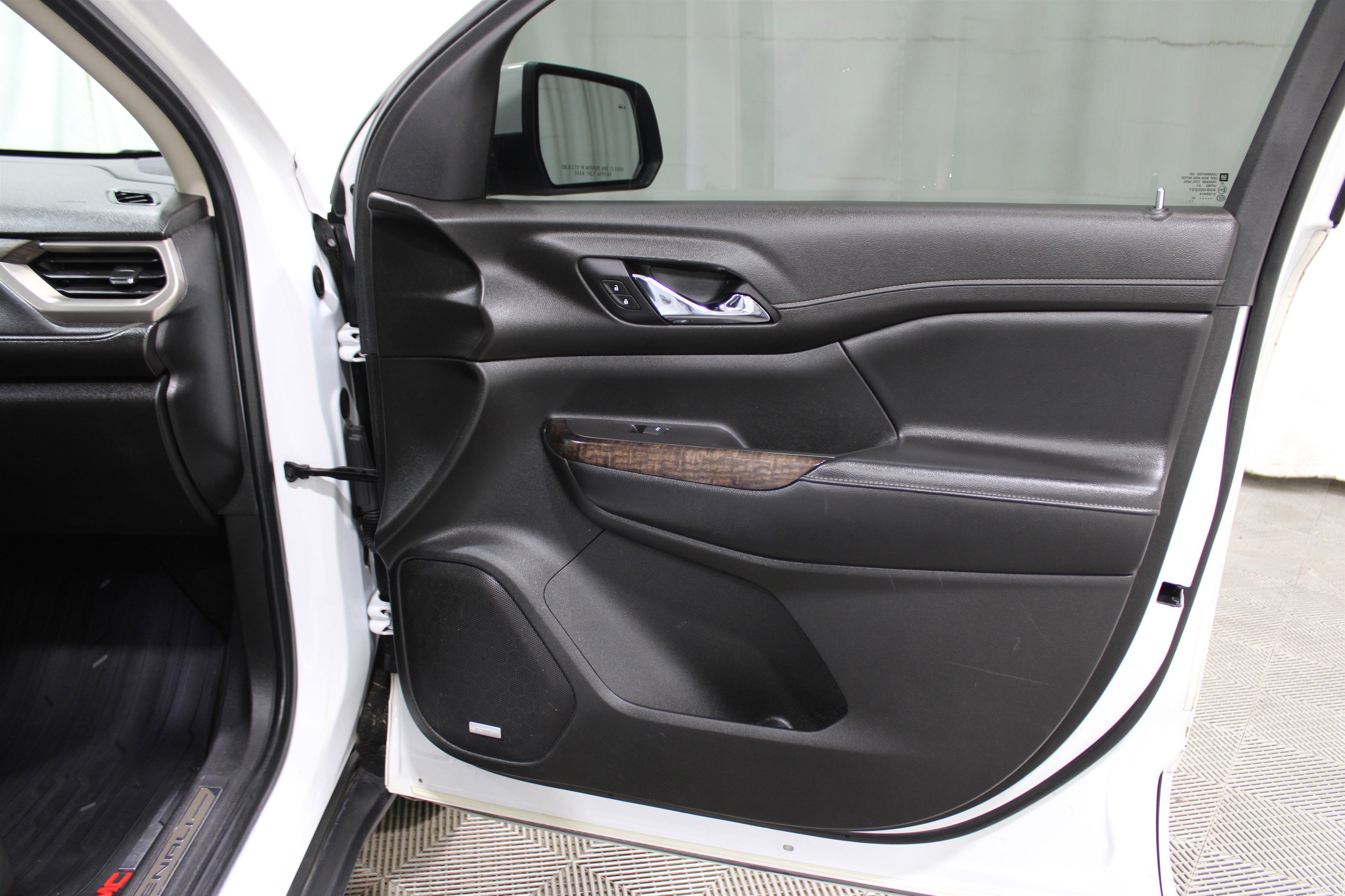 Used 2020 GMC Acadia Denali w/ Trailering Package image 37