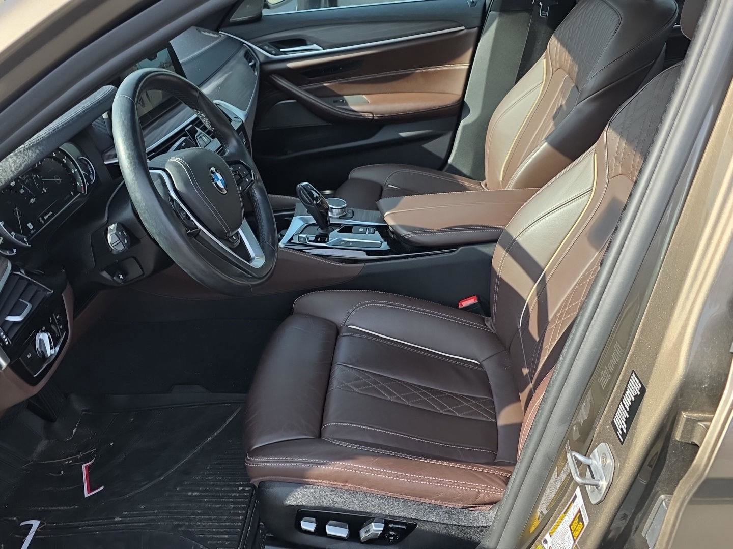 Used 2017 BMW 540i xDrive image 12