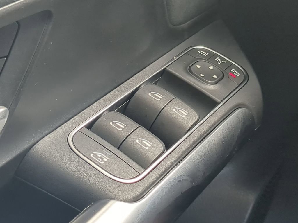 Used 2024 Mercedes-Benz GLA 250 image 10