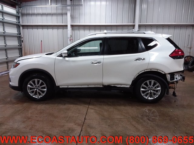 Used 2017 Nissan Rogue SV AWD/4WD image 6