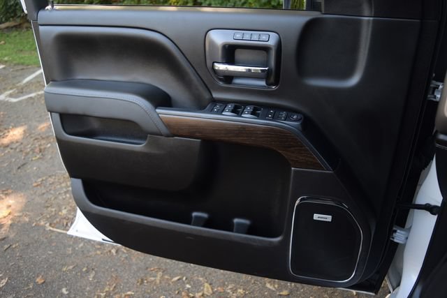 Used 2019 GMC Sierra 2500 Denali w/ Duramax Plus Package AWD/4WD image 17