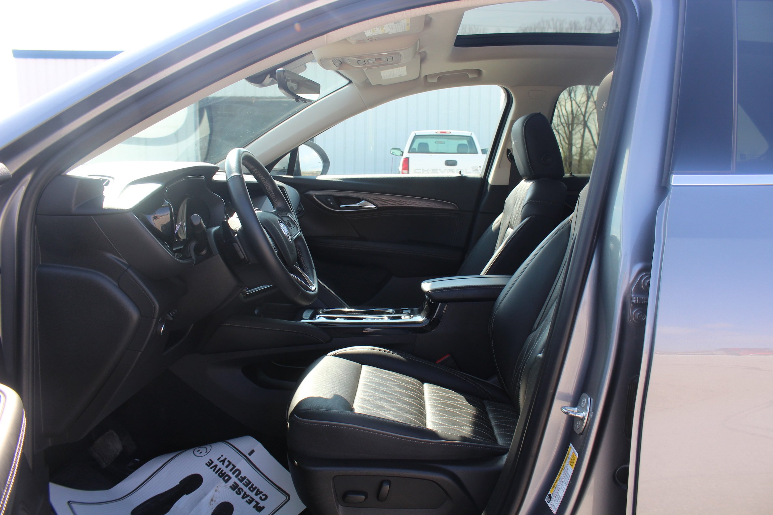 Used 2022 Buick Envision Avenir w/ Technology Package II FWD image 16