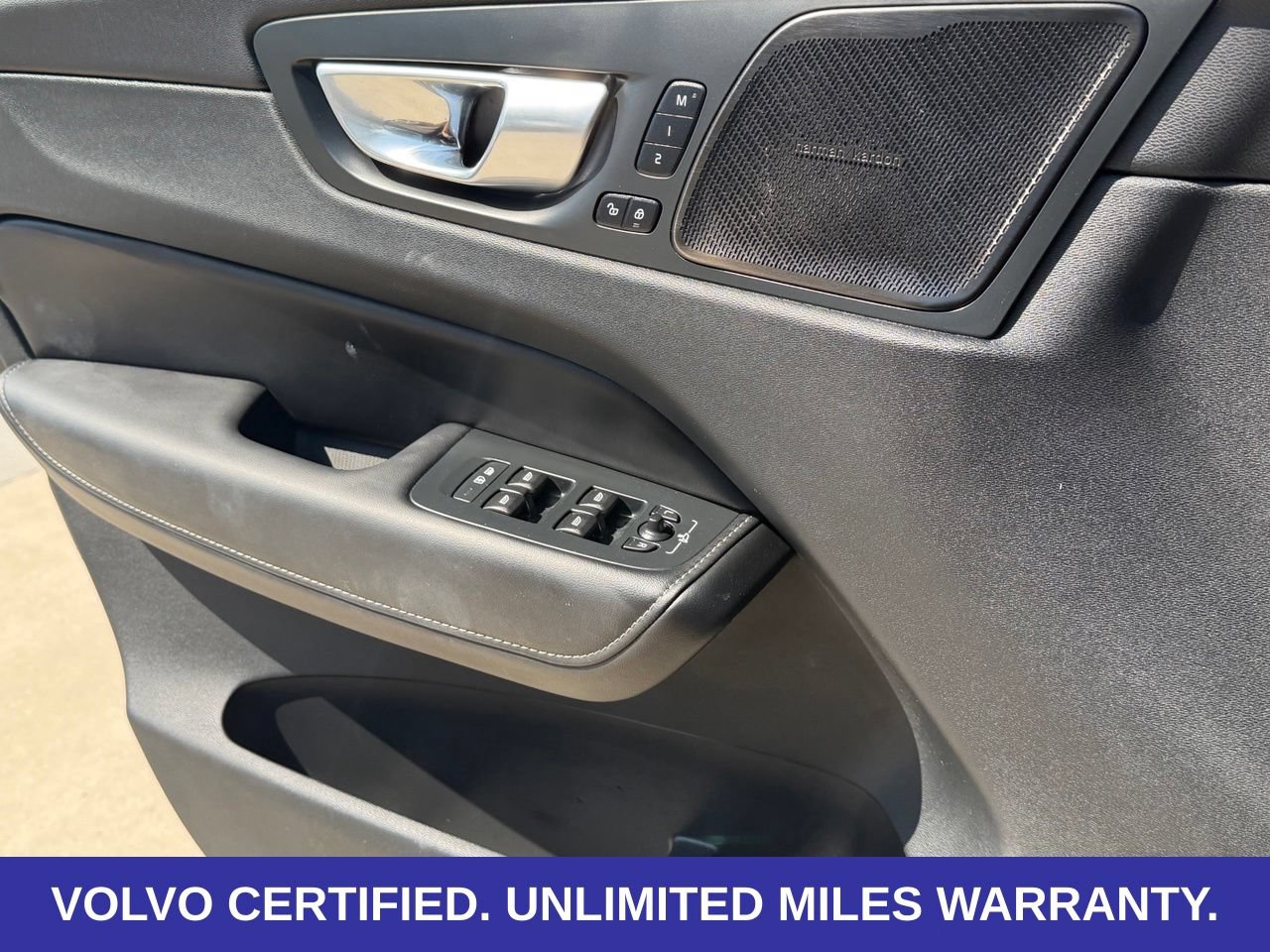 Certified 2024 Volvo XC60 T8 Ultimate w/ Protection Package Premier AWD/4WD image 29