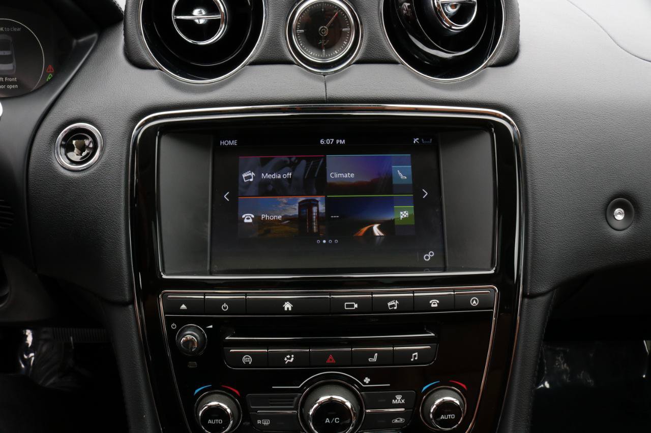 Used 2017 Jaguar XJ R-Sport AWD/4WD image 32
