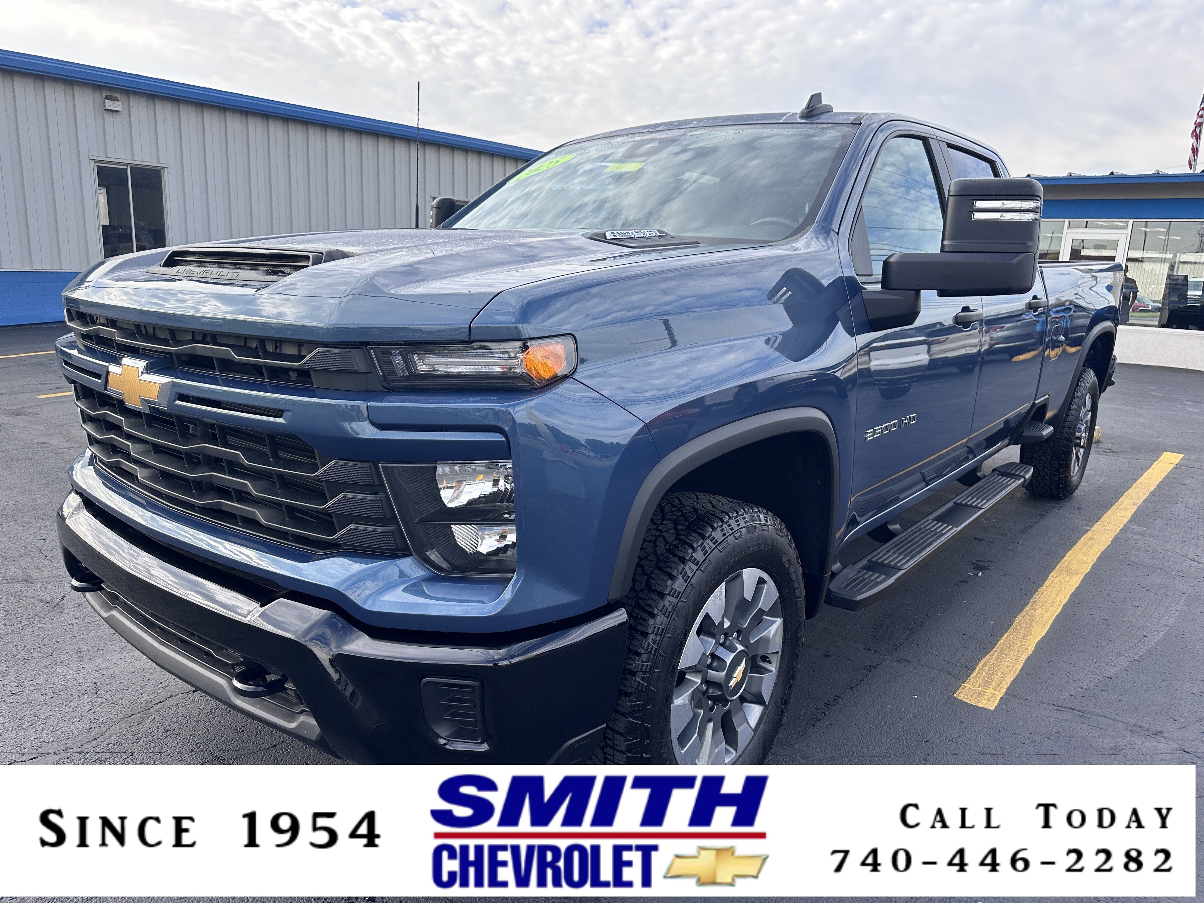 Used 2025 Chevrolet Silverado 2500 Custom image 1
