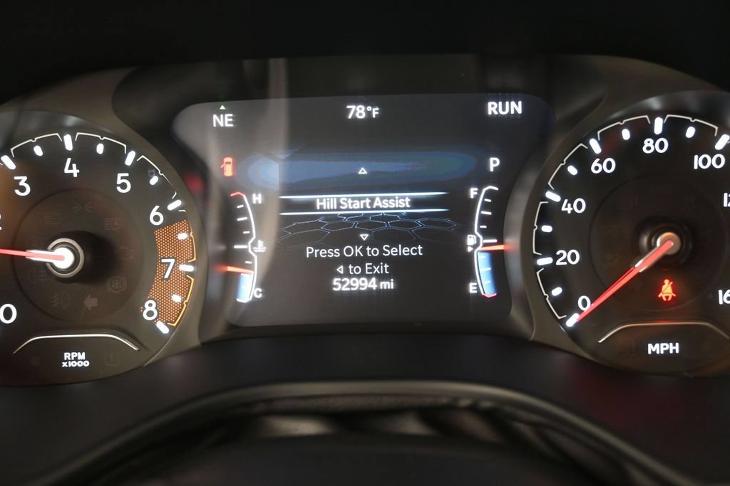 Used 2024 Jeep Compass Trailhawk AWD/4WD image 7