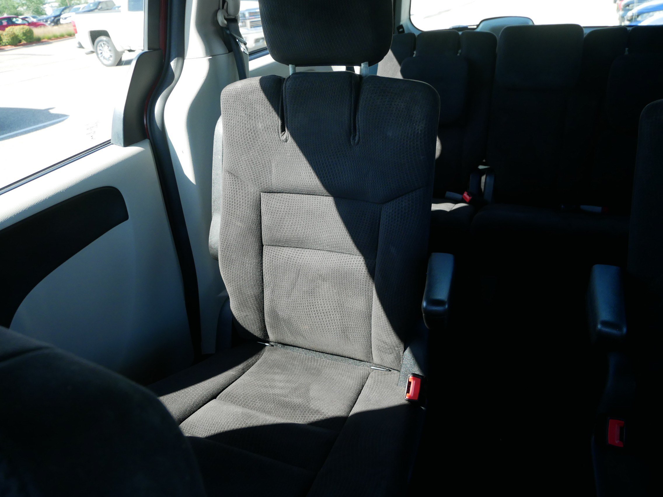 Used 2014 Dodge Grand Caravan SE FWD image 12