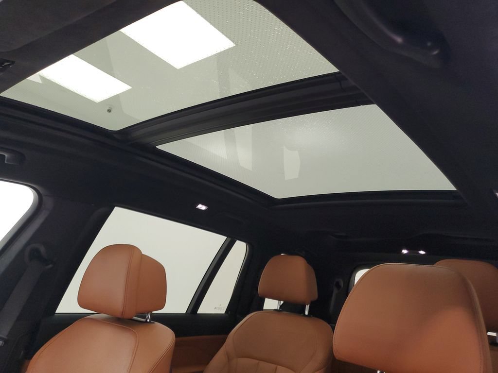 Used 2019 BMW X7 xDrive50i w/ M Sport Package AWD/4WD image 24