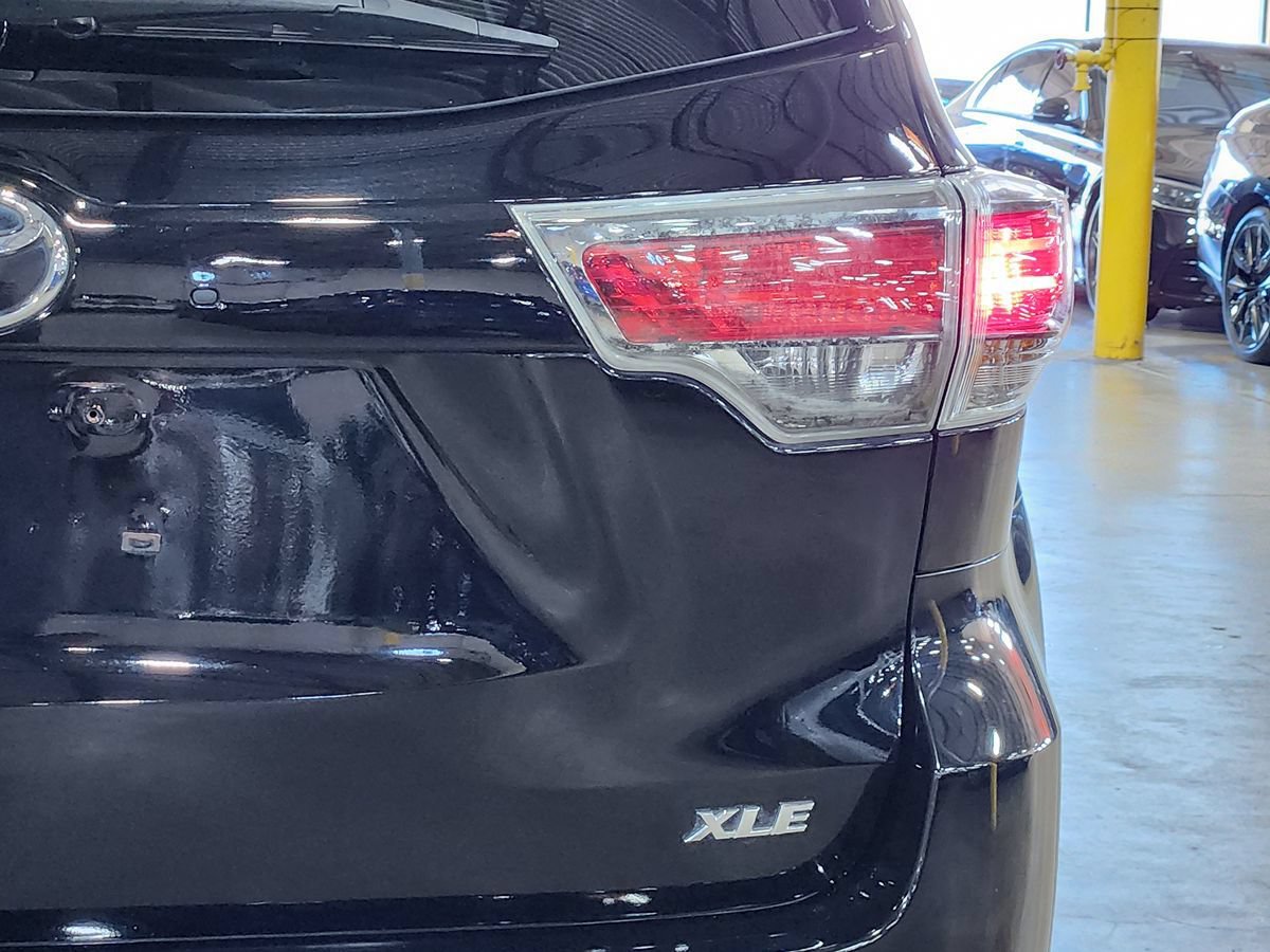 Used 2016 Toyota Highlander XLE FWD image 22