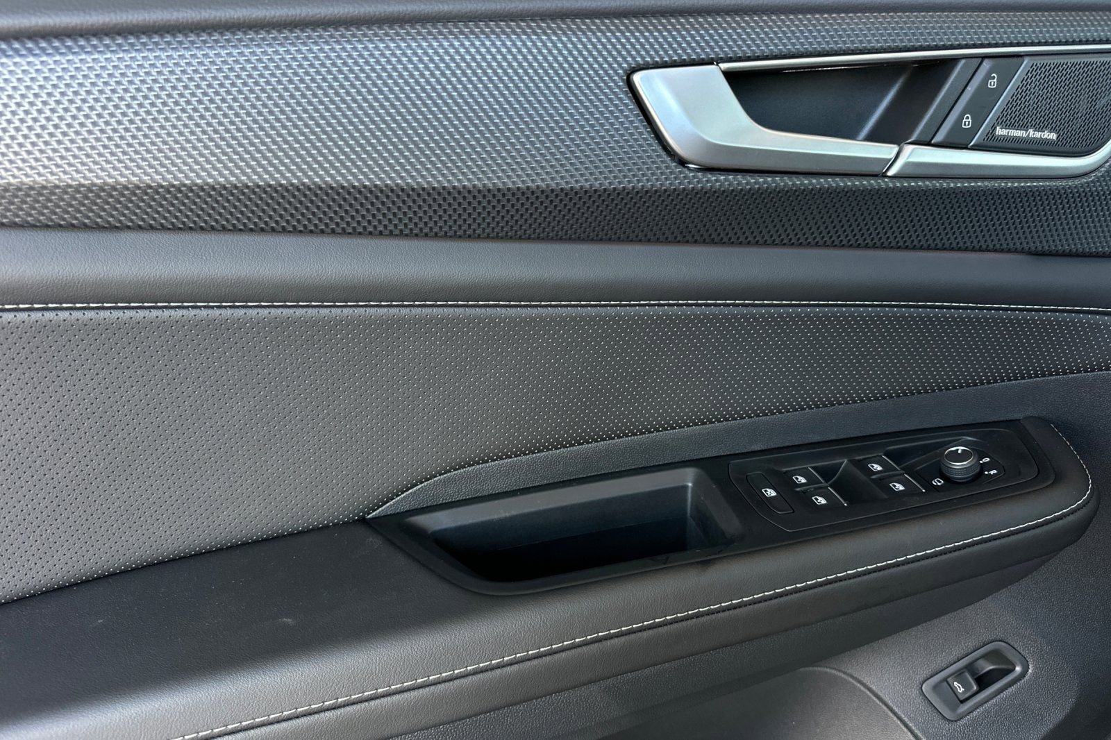 New 2026 Volkswagen Atlas Cross Sport SEL Premium R-Line image 11