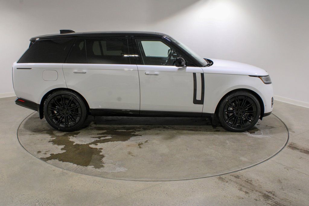 New 2026 Land Rover Range Rover Long Wheelbase SE AWD/4WD image 6