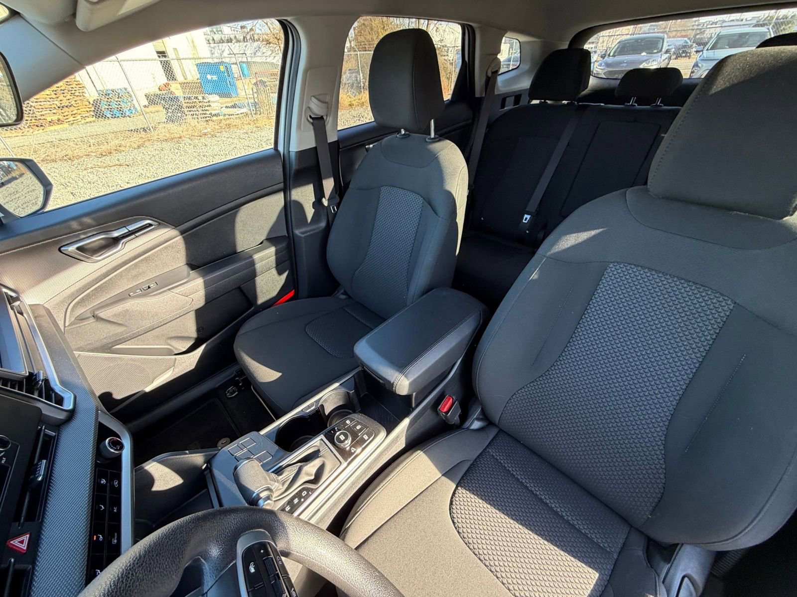 Used 2025 Kia Sportage LX image 35